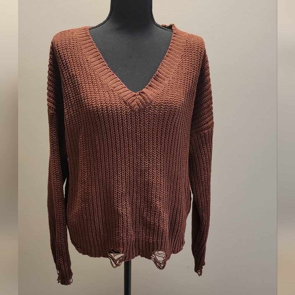 Derek Heart V-Neck Sweater in Warm Brown